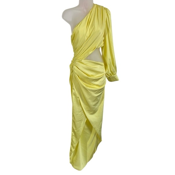 Gigii’s Yellow Satin Asymmetric One Shoulder Slit Ruched Maxi Dress Size Small - Picture 2 of 12
